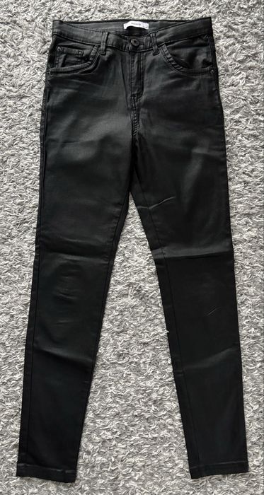 RESERVED 2 pary spodni Jeansy oraz Woskowane Stan BDB Rozmiar 164