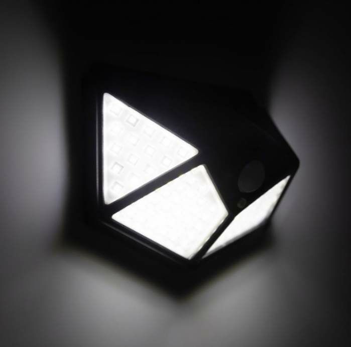 Lampka LED z czujnikiem ruchu