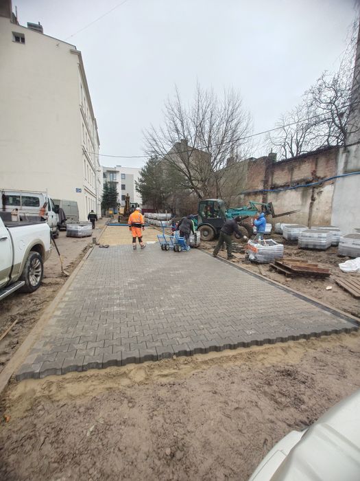 budowa dróg i utwardzanie terenów