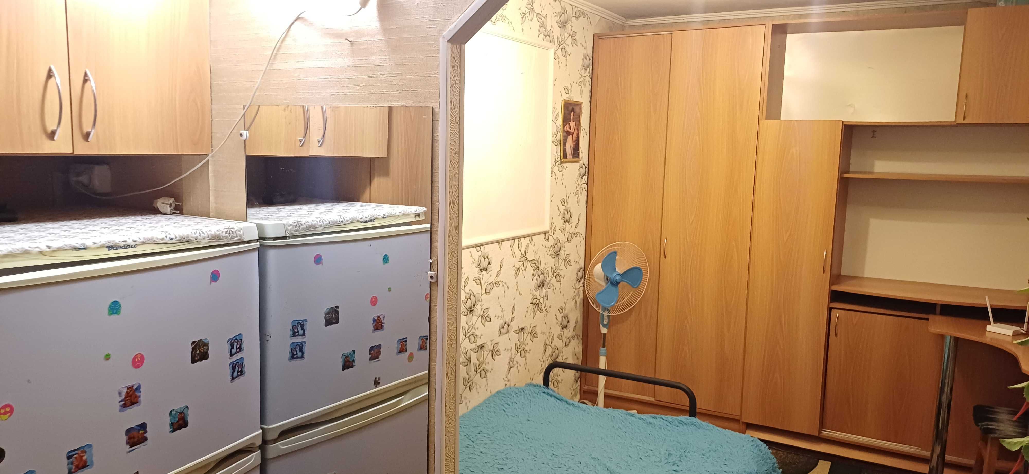Здаеться кімната в гуртожитку, з власним душем, на тривалий термін