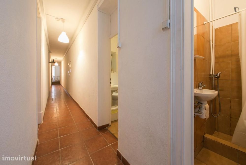 Quarto - localizado em Picoas Lisbon