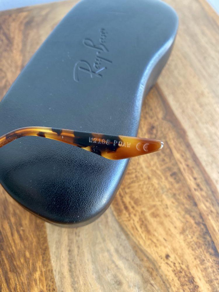 Ray-ban oval tortoise