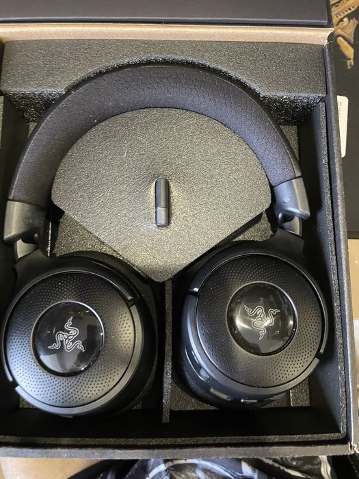 Нушники Razer Kraken V4 RGB