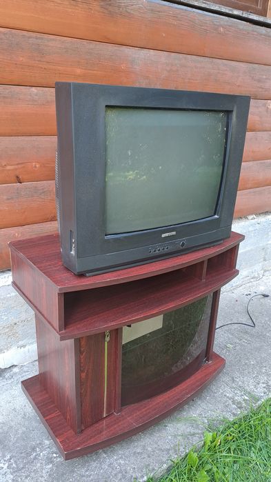 Телевізор робочий.
