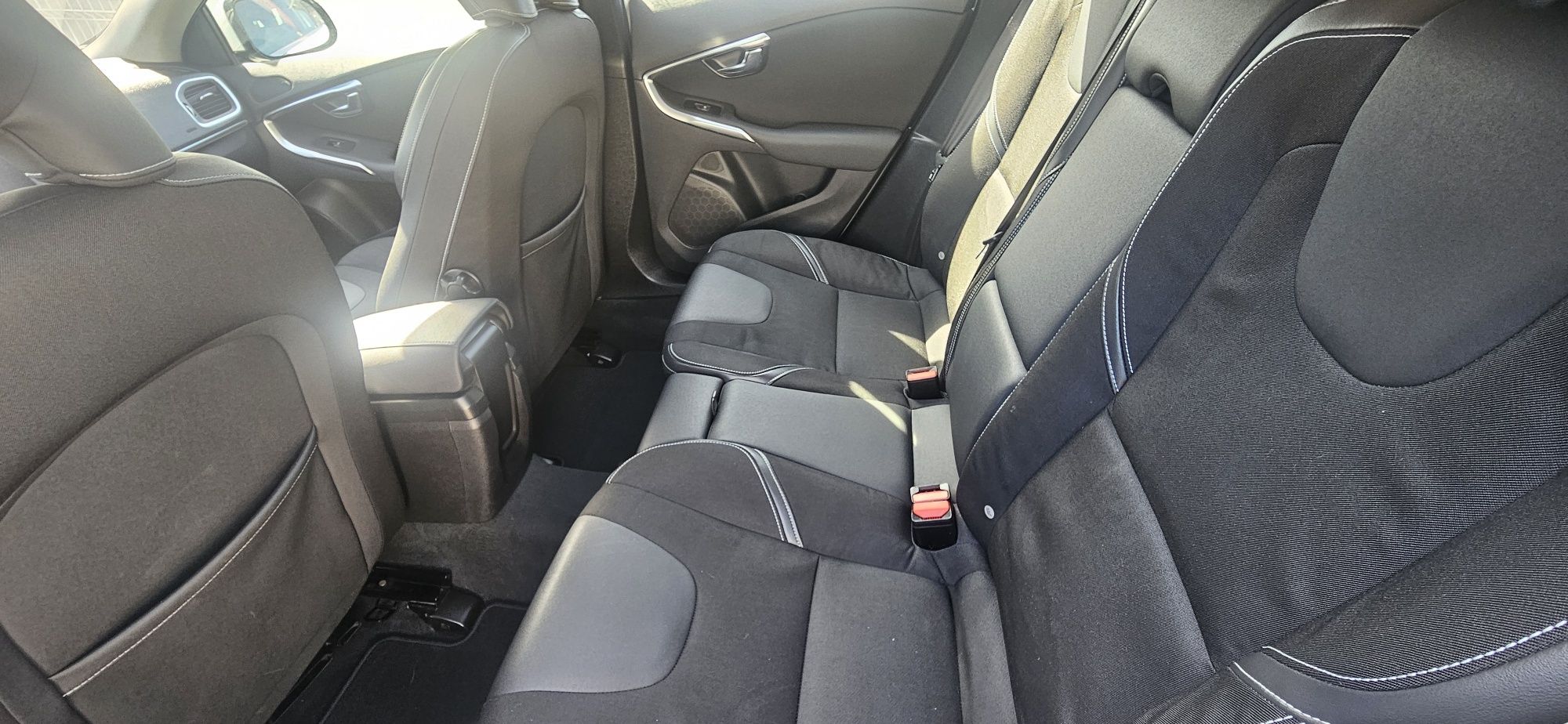 Volvo v40 1.6D 160€/Mês