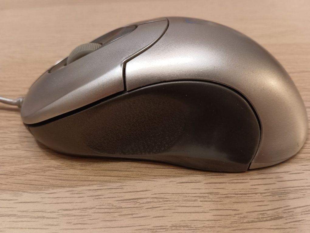 Myszka do komputera na kablu, wtyczka USB