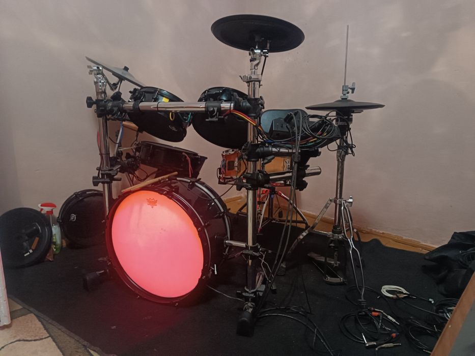 Sprzedam perkusje elektroniczna z modułem Roland td 6v