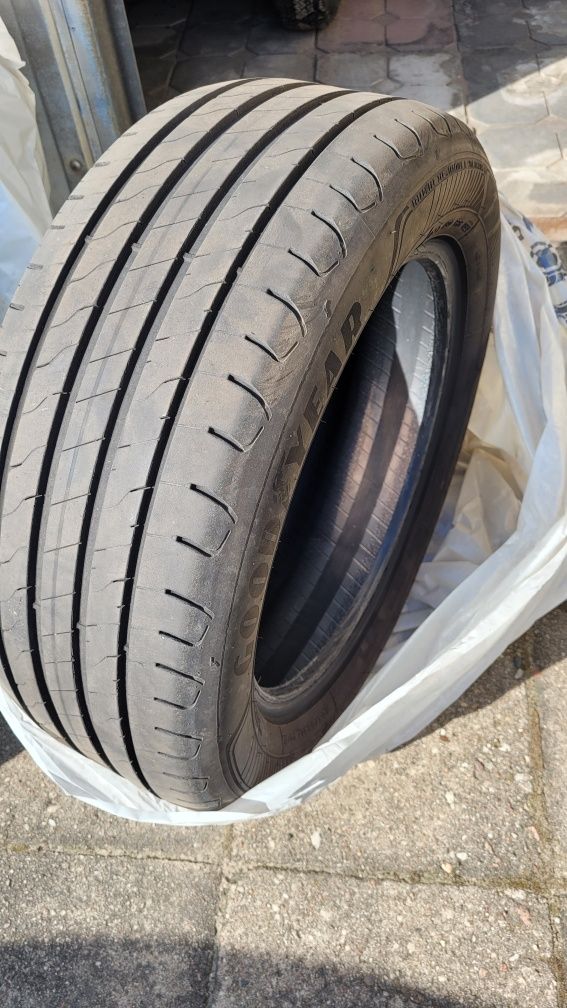 Opony Goodyear R17 55/225 Efficientgrip performance