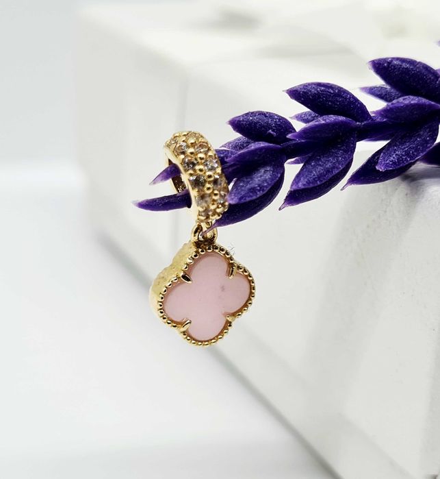 Pięny złoty charms p.585