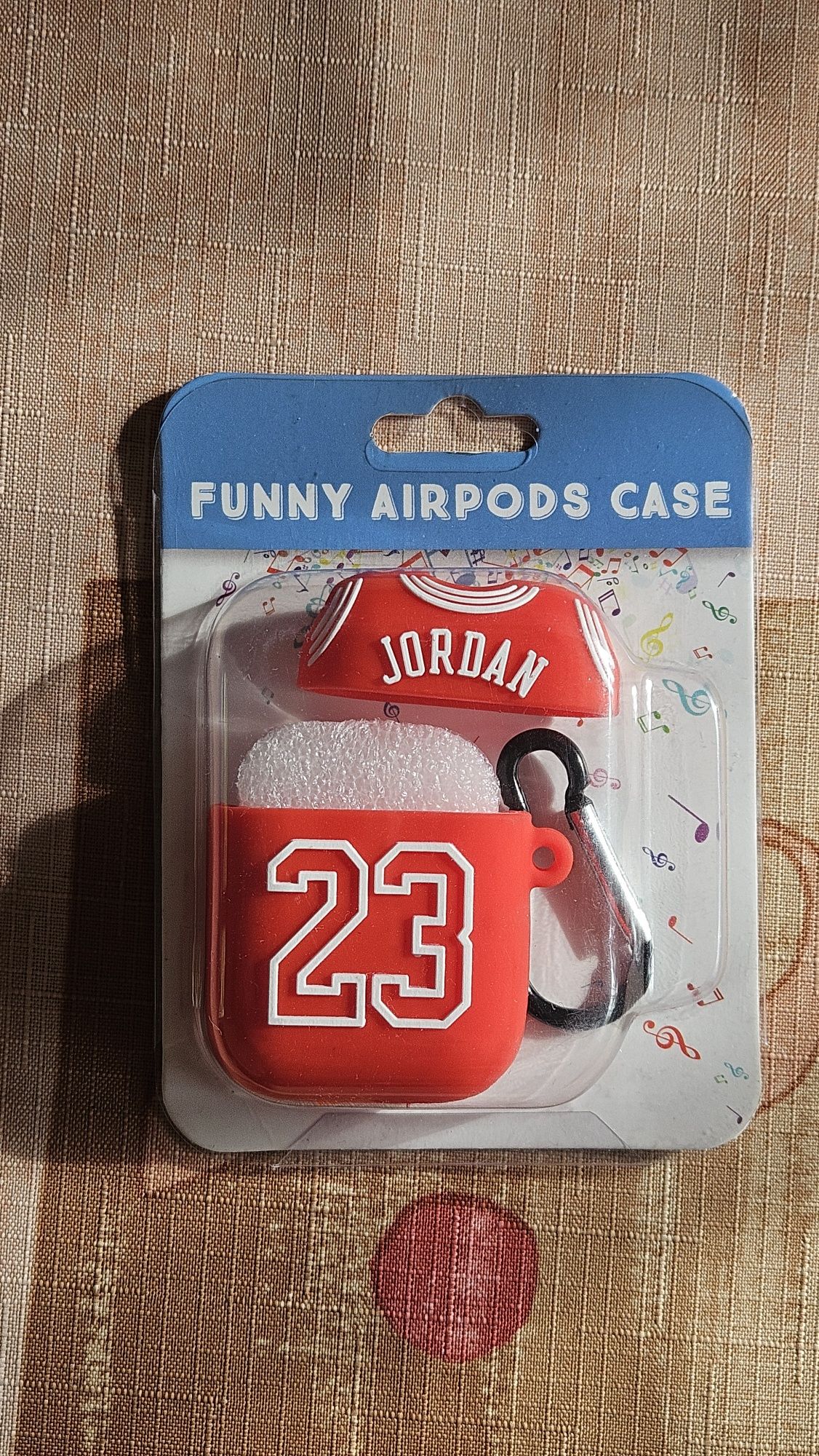 Etui silikonowe na AirPods 1 i 2 – Czerwone z Białym Nadrukiem JORDAN