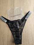 Koronkowe stringi Victoria's Secret