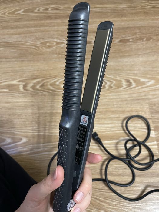 Продам плойку ,утюжок