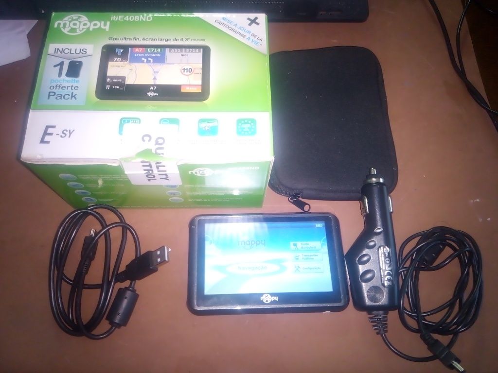 GPS marca navigator com todos acessorios