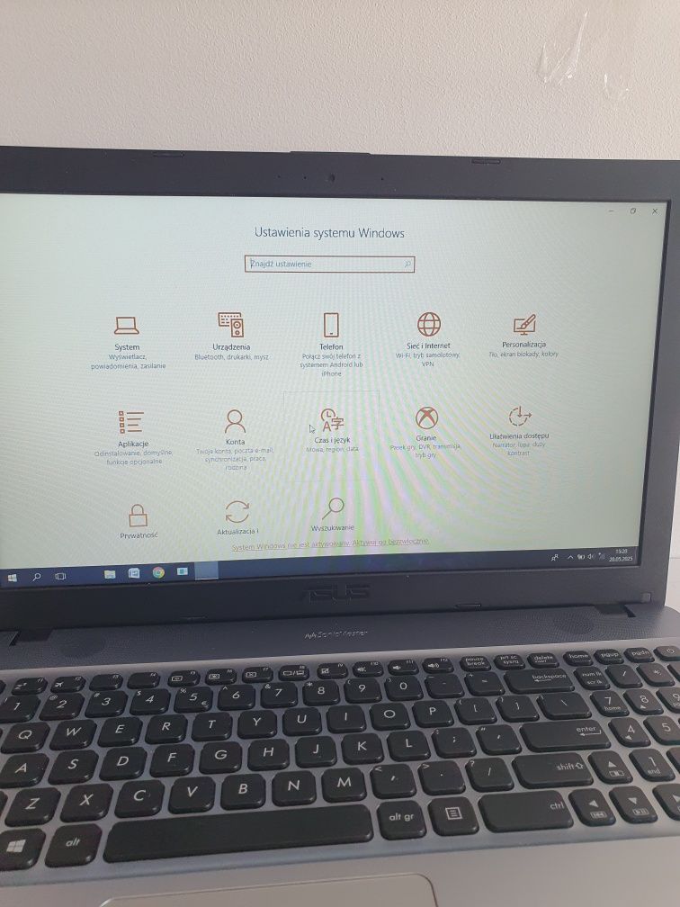 Laptop ASUS VIVOBOOK MAX – 4GB RAM / 500GB HDD / Intel Pentium