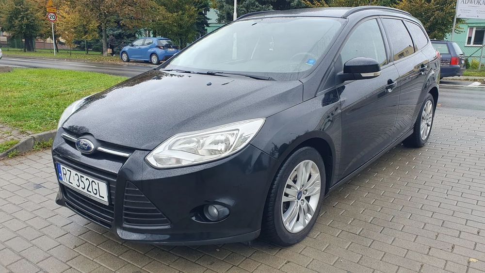 Ford Focus Ford Focus 2013r 1,0 Benzyna Kombi Stan BDB Zarejestrowany