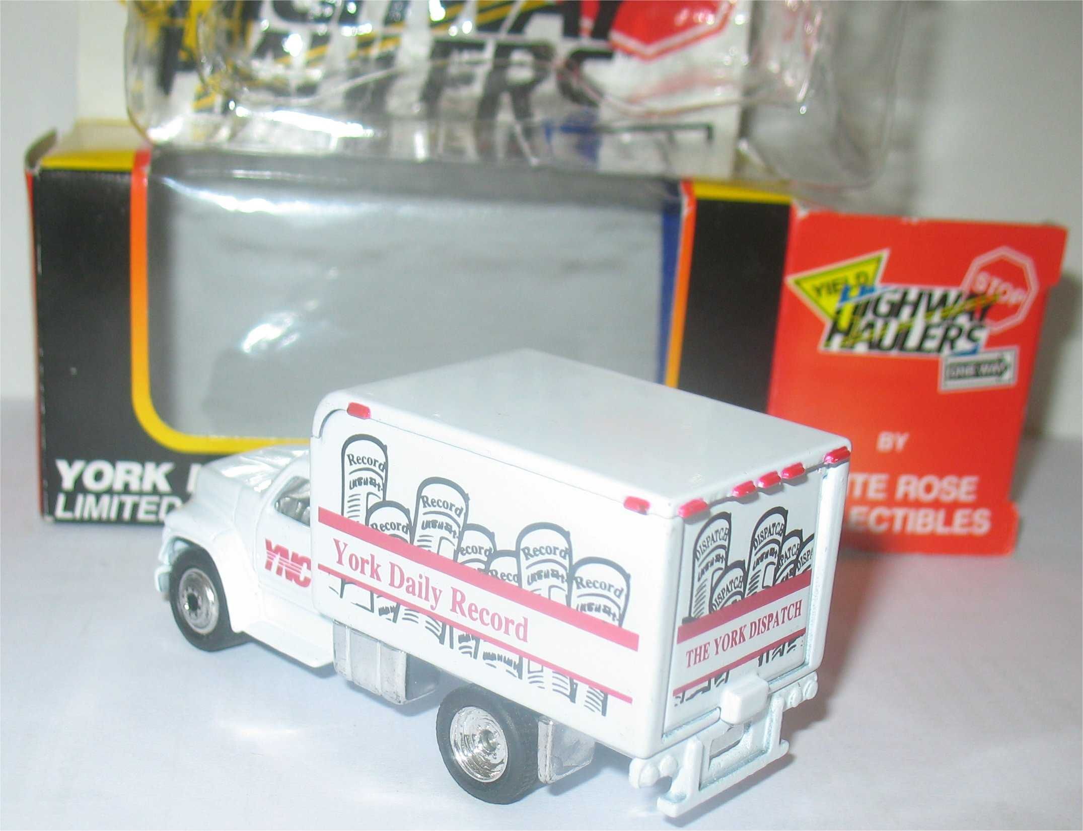 Matchbox - Ford F800 Delivery Van - York Newspaper