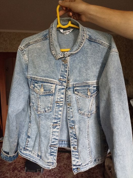 Жіноча джинсовка