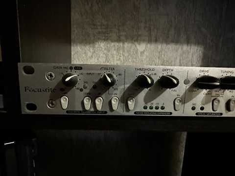 focusrite voice master вокальний преамп процесор