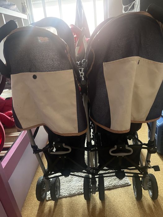 Carinho para gémeos ,usado em bom estado