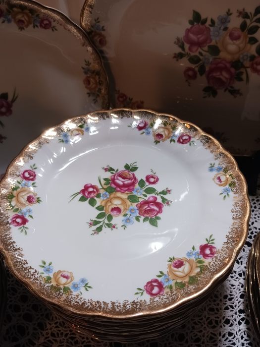 Świetlisty 12 osobowy serwis obiadowy Winterling