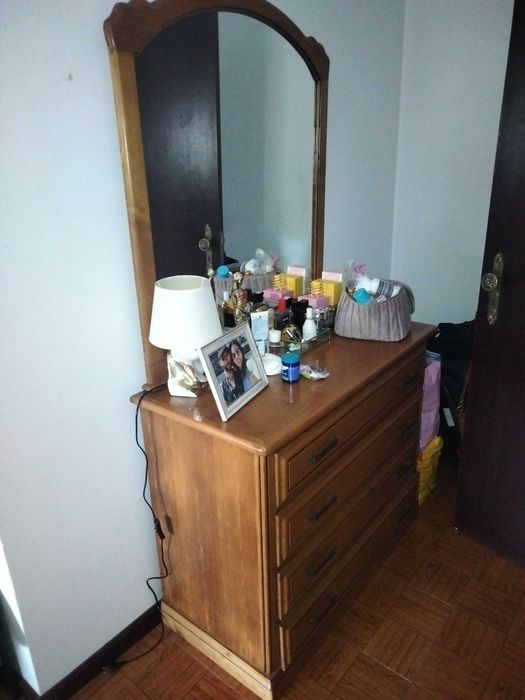 Cómoda com espelho