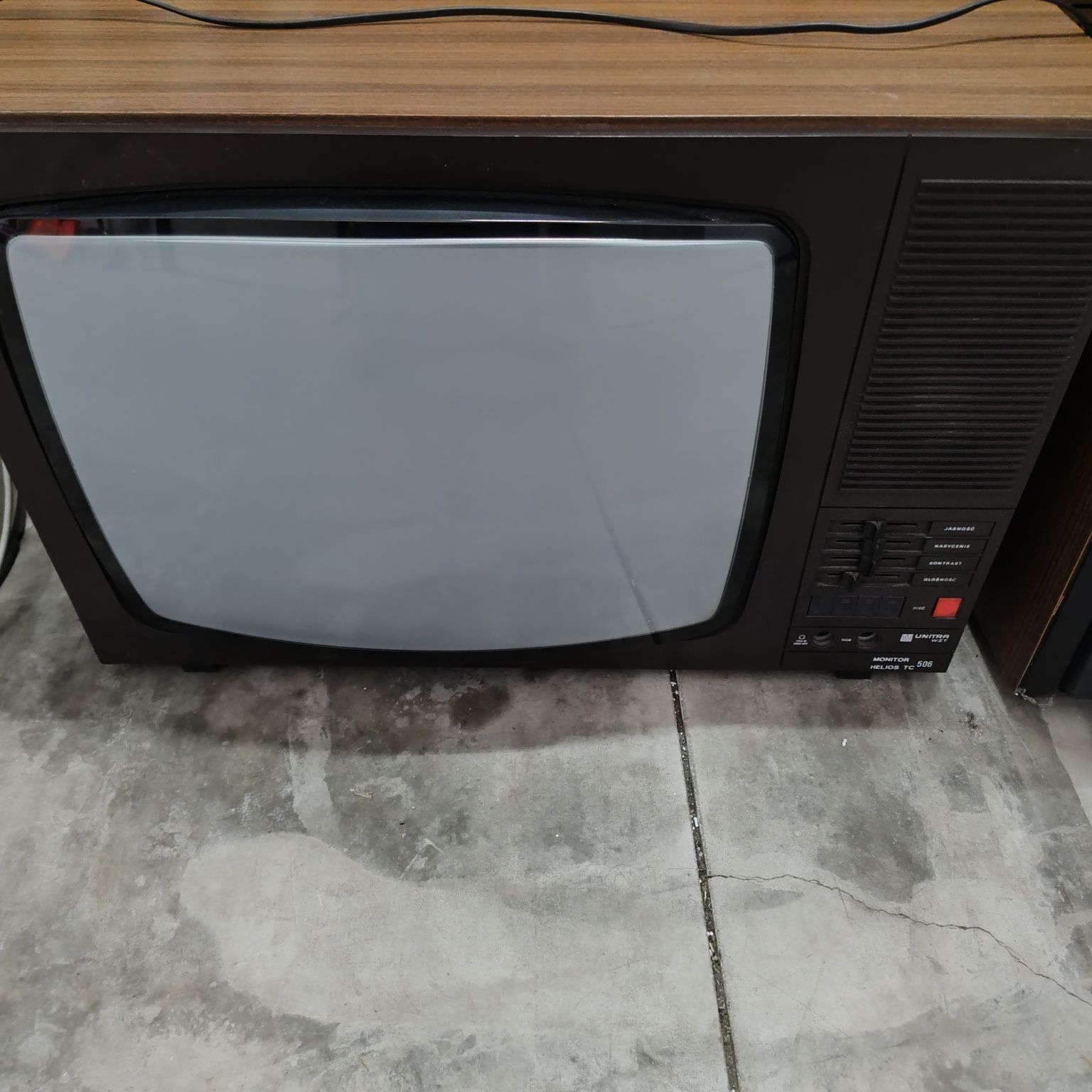 Stary telewizor UNITRA Helios TC506