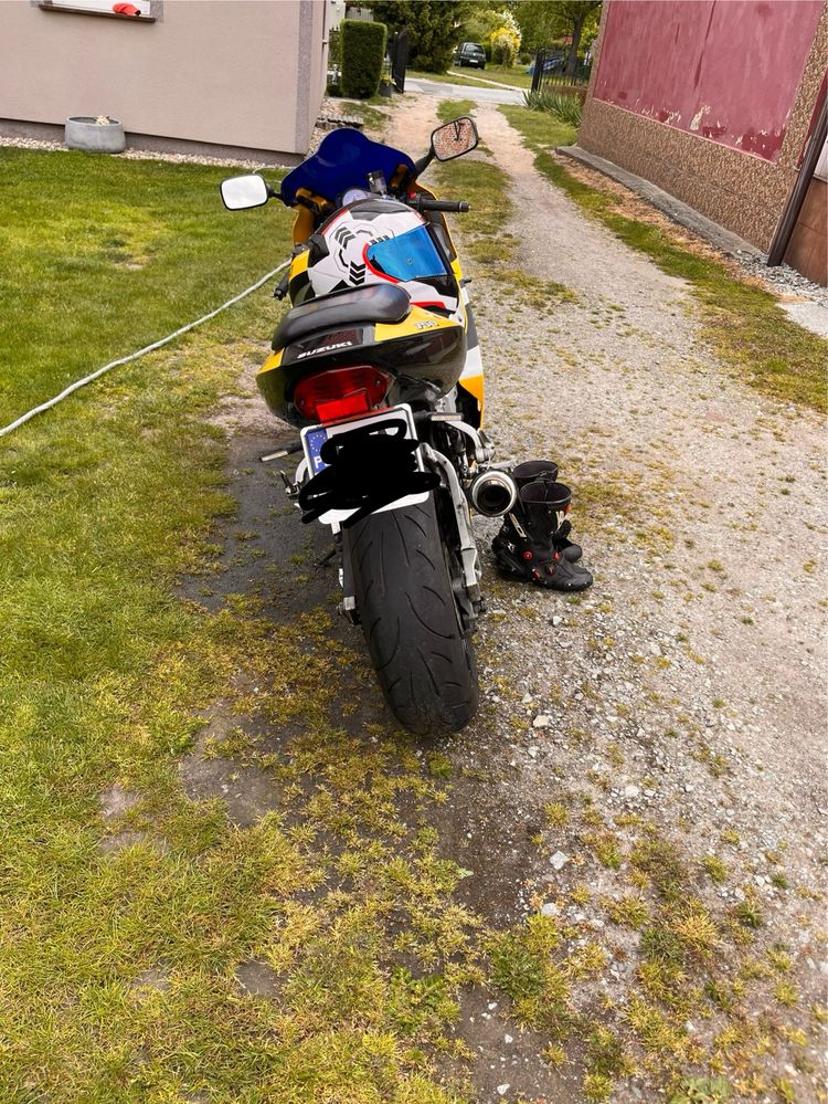 Suzuki GSXR 750 plus kask i buty