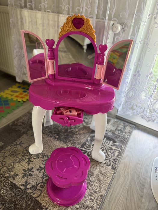 Трюмо дитяче, дзверкало для дівчинки