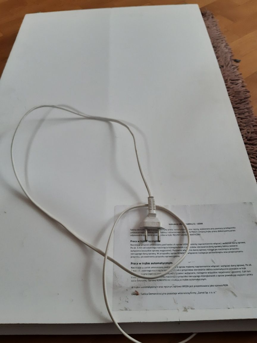 Tablica inteligentna powystawowa z ośmioma ledami