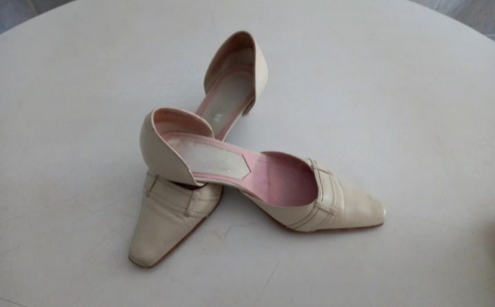 Mules em pele creme N.35