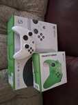 Xbox Series S 512Gb + второй оригинальный джойстик (на гарантии)