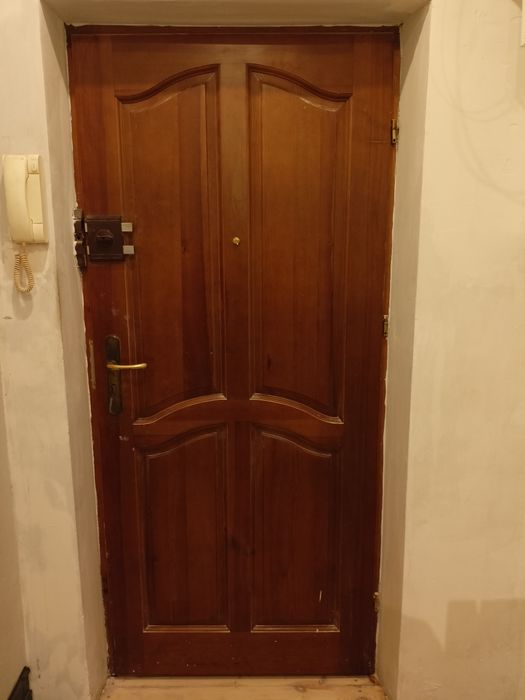 Drzwi zewnętrzne drewniane 90