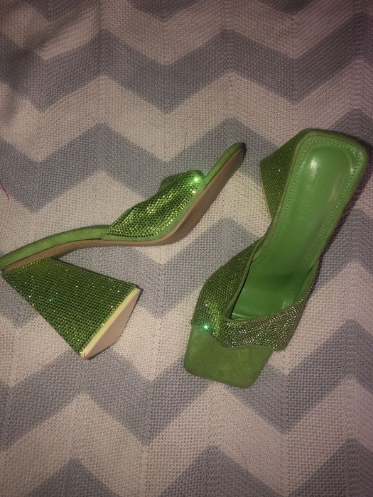 Босоніжки зелені замша