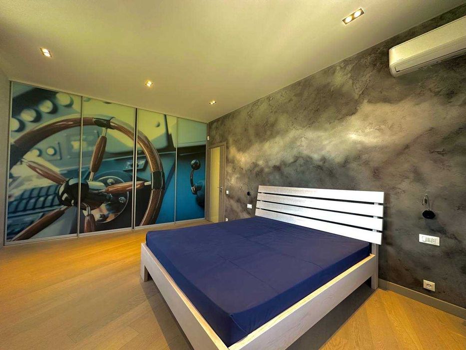 Надёжный дом в Совиньоне с подвалом-укрытием и бассейном. 7,2 сотки.