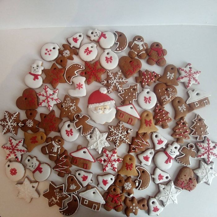 Pierniki 30 sztuk , pakowane w celofan , mix wzory na święta