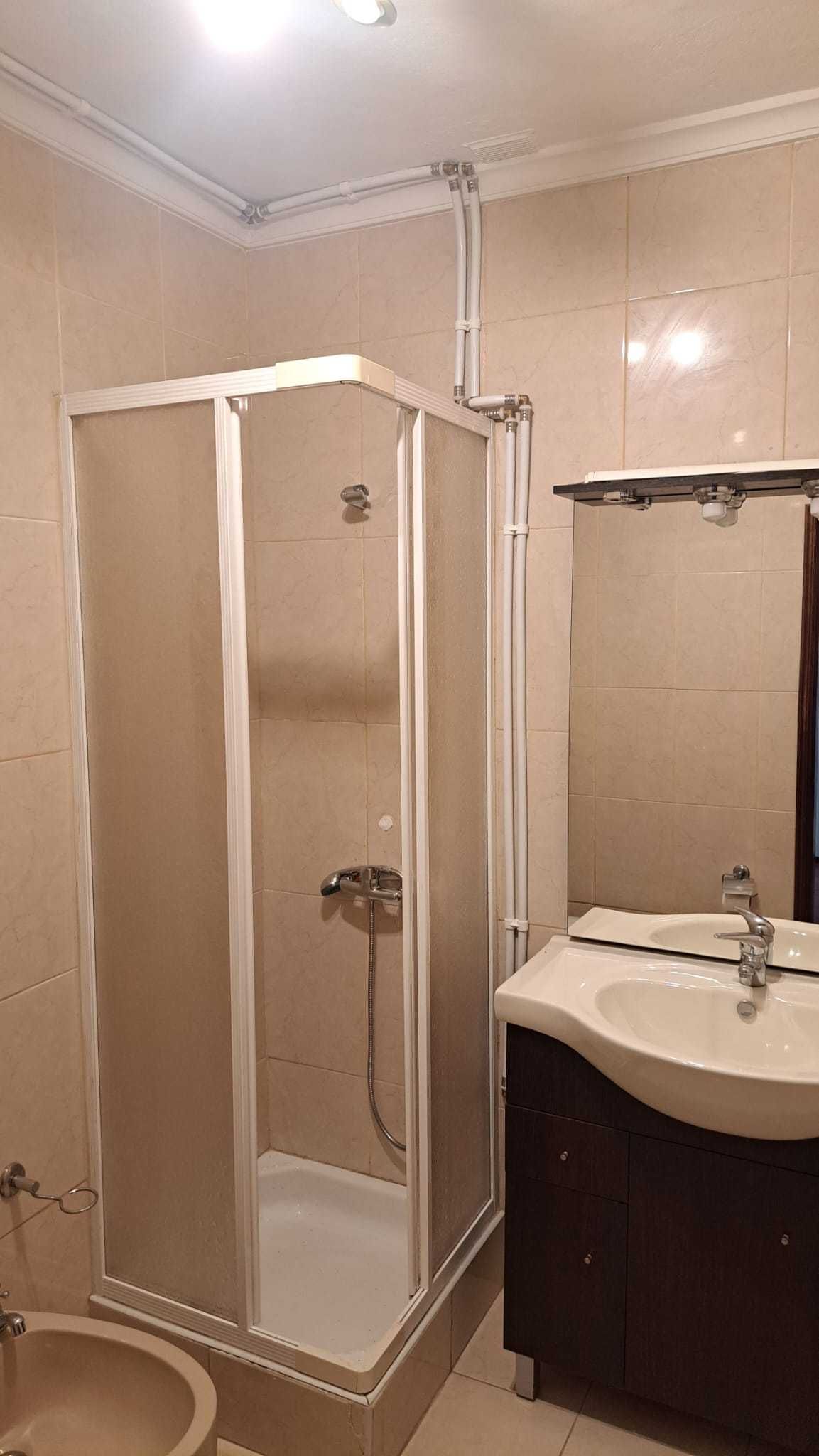 Vivenda T4 com jardim e garagem