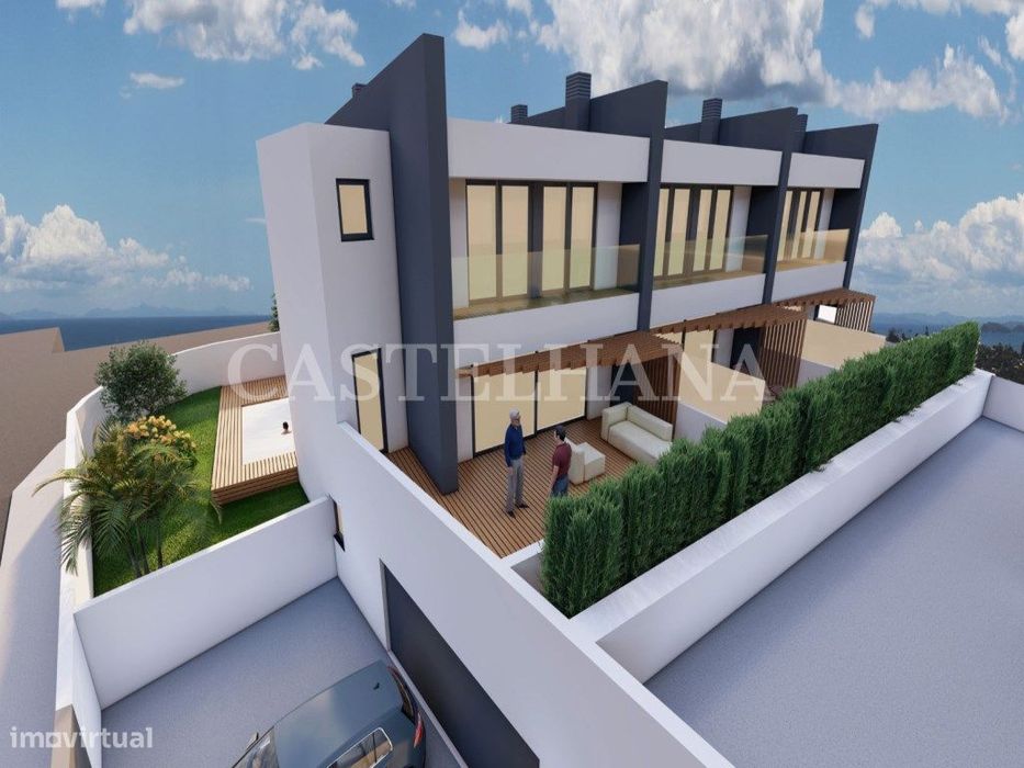 Moradia T3 com área exterior, na Madalena