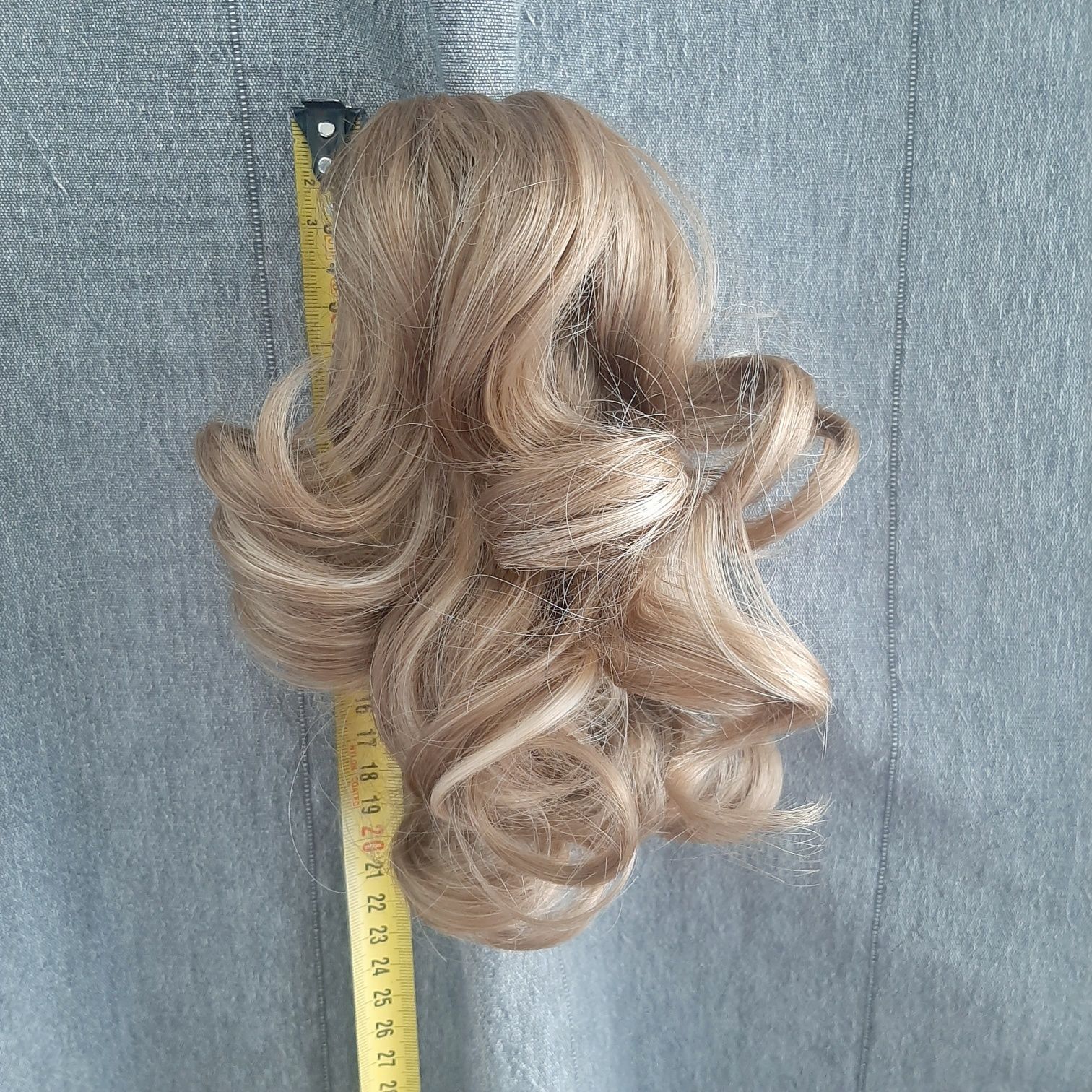 Doczepiany kucyk na klamrze Reecho blond z pasemkami