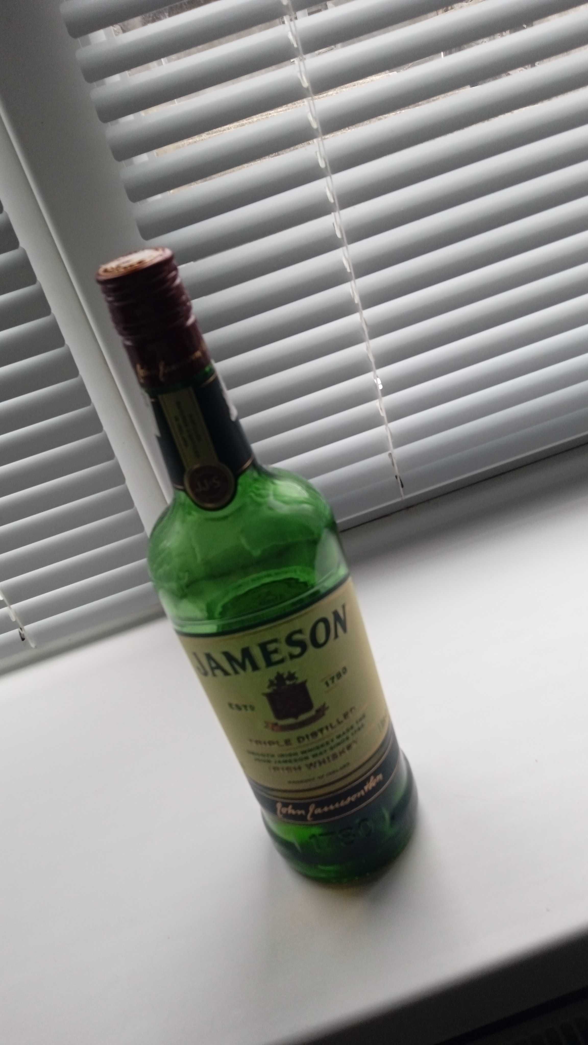 Бутылка из под Jameson