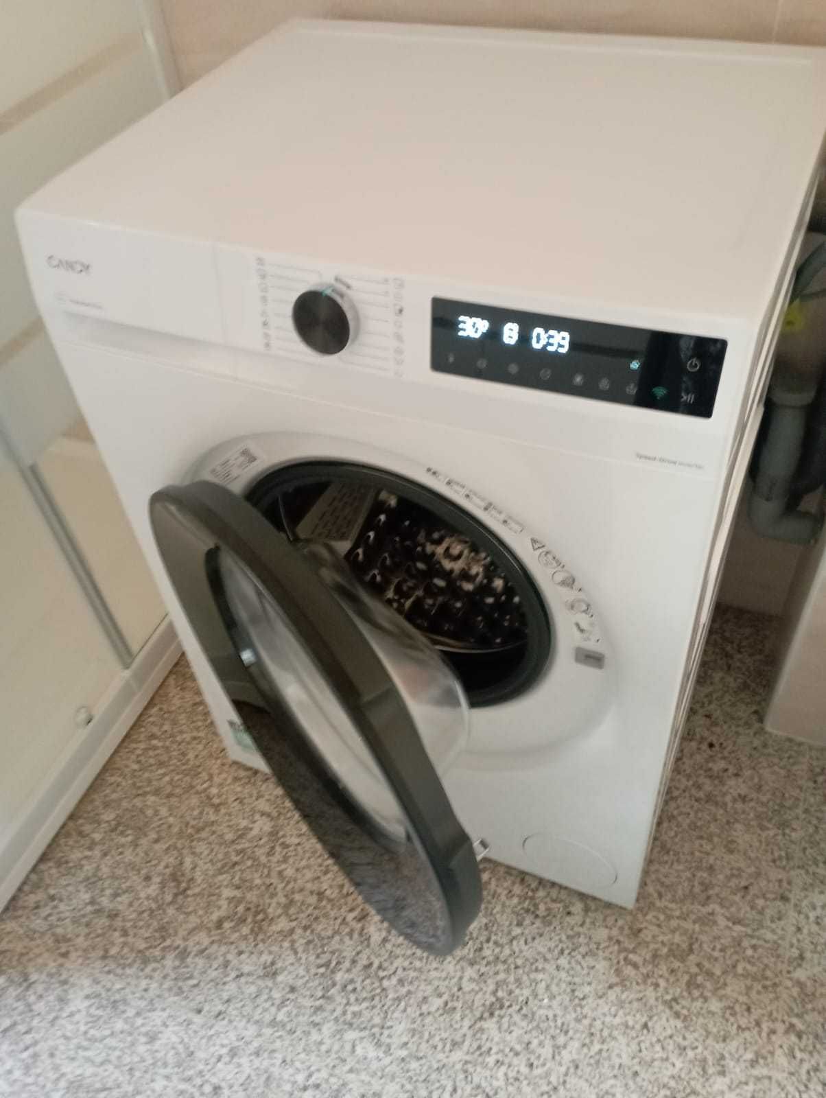 Máquina de Lavar Roupa Candy - 8kg (como nova)