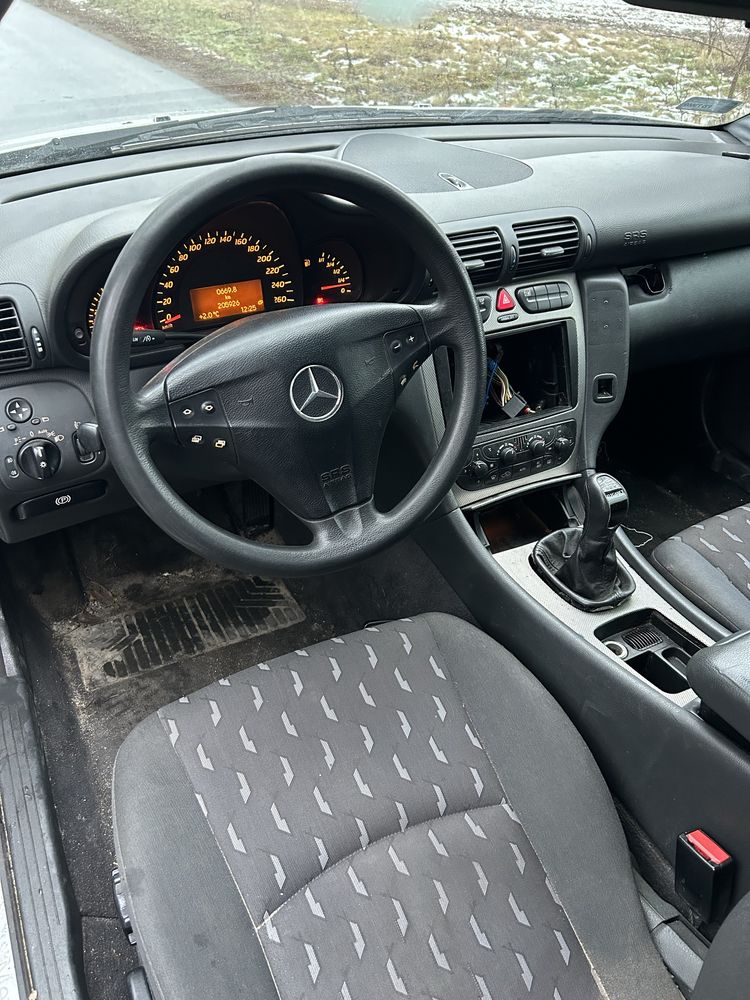 Mercedes C Klasa w203 Coupe 2.0 Caly na czesci