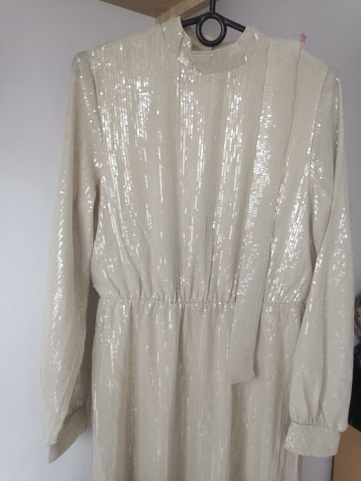 Reserved rozmiar 36 S sukienka cekiny błyszcząca długa midi