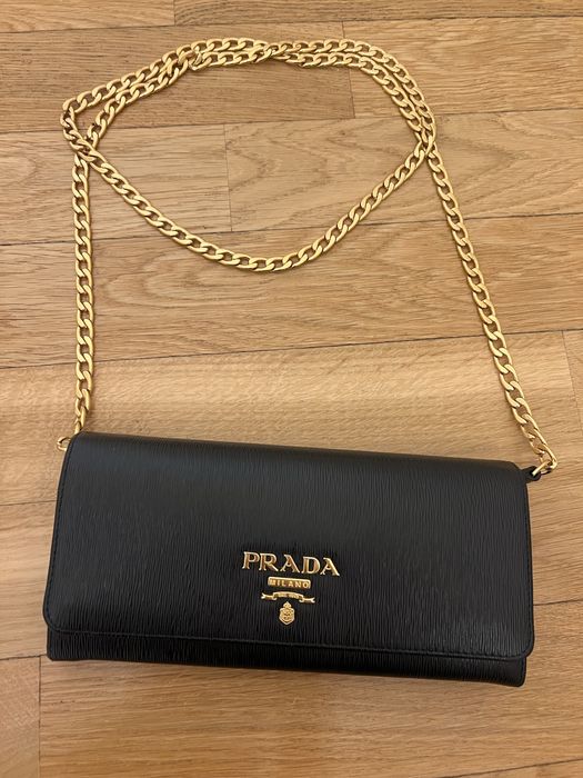 Skorzany portfel na lancuszku /torebka Prada