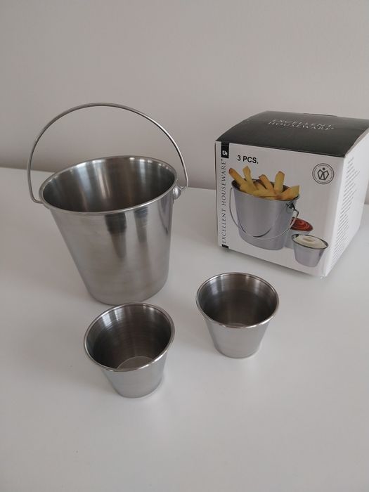 Wiaderko na frytki z pojemnikami na sosy