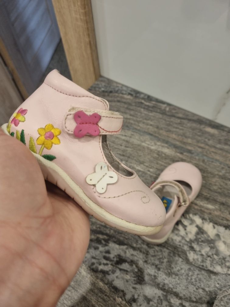 Różowe sandałki dla dziewczynki 21