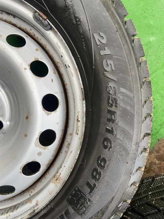 Шини з дисками в хорошому стані