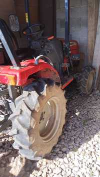 Tractor Massey Ferguson