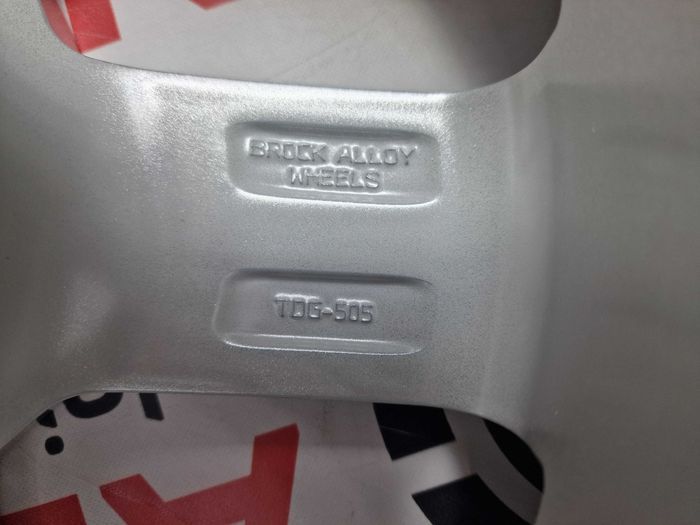 NOWE alufelgi RENAULT 15" 4x100 Captur Clio Kangoo Megane Srebrne