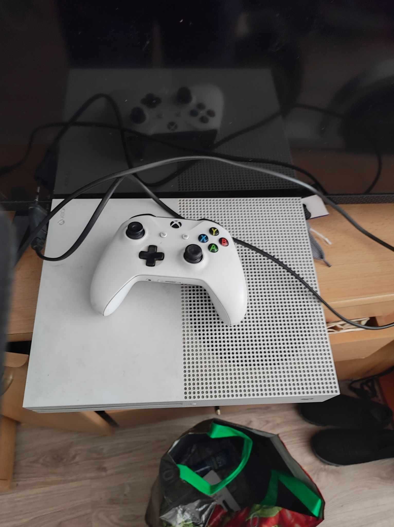 Xbox one s +pad+gry+tv 32 całe tylko w całości