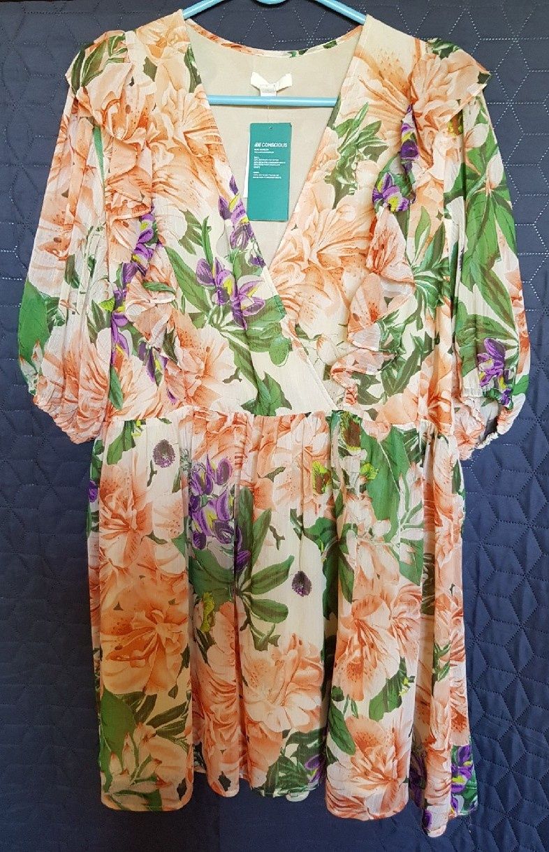 Piękna kwiatowa sukienka H&M rozmiar M z metką